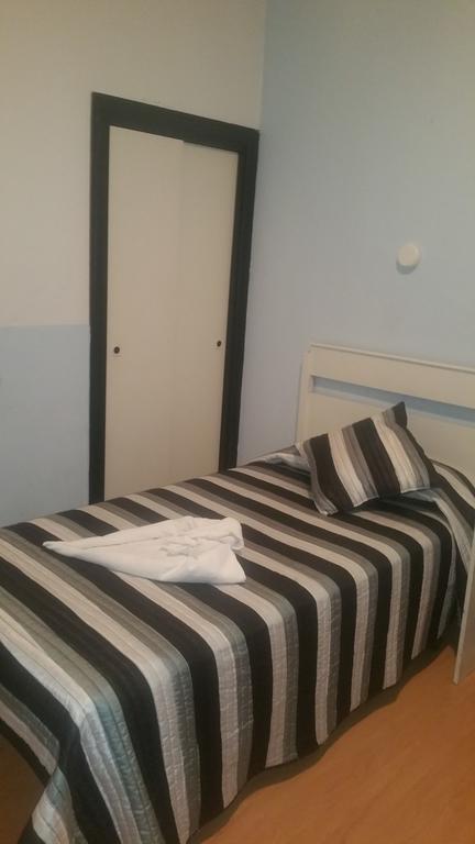 Hostal Lima บายาโดลิด ภายนอก รูปภาพ