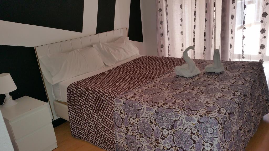 Hostal Lima บายาโดลิด ภายนอก รูปภาพ