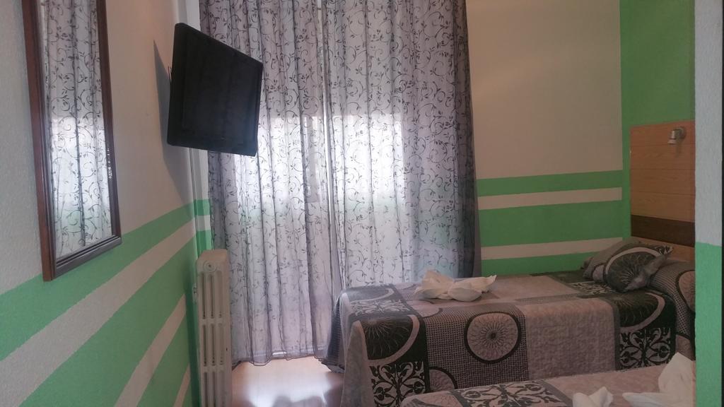 Hostal Lima บายาโดลิด ภายนอก รูปภาพ