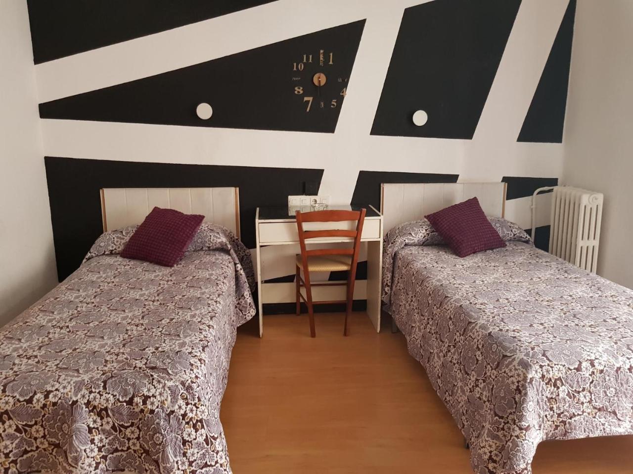 Hostal Lima บายาโดลิด ภายนอก รูปภาพ