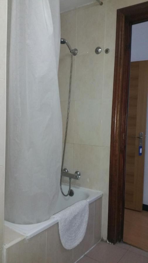 Hostal Lima บายาโดลิด ภายนอก รูปภาพ